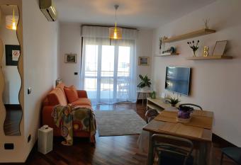 Bethel luxury fiumicino has rooms with a private hot tub