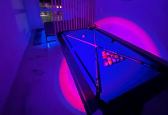 Appartement avec billiard has Balcony rooms