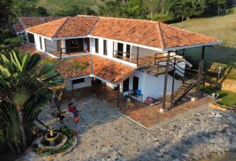 CASA CAMPESTRE VILLA CIPRES LOTE 16 MESA DE LOS SANTOS has Balcony rooms