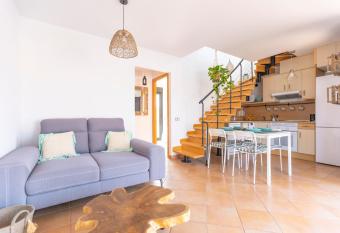 Villa Ephemeride with amazing sea views has Balcony rooms