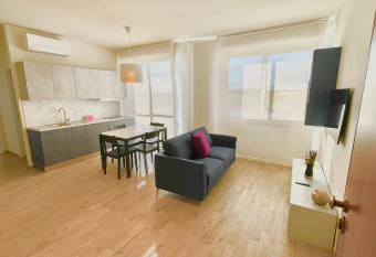 Appartamento Leonardo has Balcony rooms