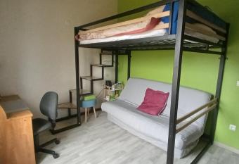 chambre familiale dans maison au calme has Balcony rooms