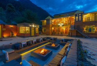 Whoopers Boutique Kasol allows 18 year olds to book a room
