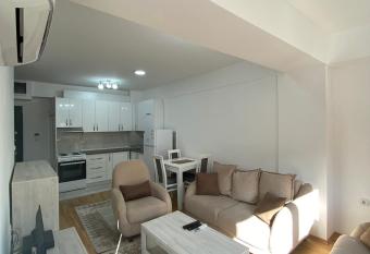 srle home has rooms with a private hot tub