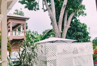 Magnificent Comforting Suite! 5mins from beach allows 18 year olds to book a room