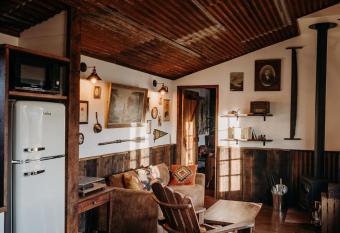 La ferme du pont de Maumy, cabane au bord de l   tang has Balcony rooms