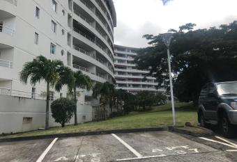 F2 lumineux pr  s de la galleria has Balcony rooms