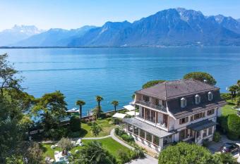 JETTY Montreux has Balcony rooms