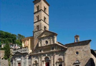 Sunset and lake has Balcony rooms