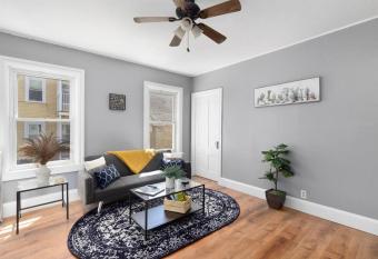 Modern 2 Bedroom in Downtown Providence. allows 18 year olds to book a room