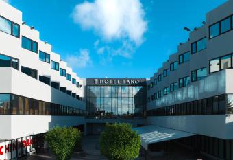 Hotel Tano Guam allows 18 year olds to book a room