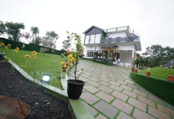 Green Hill Resort has Balcony rooms