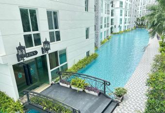 Olympus city garden allows 18 year olds to book a room