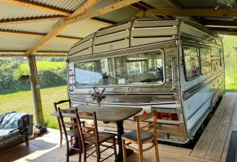 The Quarry Caravan has Balcony rooms