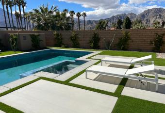 Dolce Vita! New home (Pga West Stadium Course!) has rooms with a private hot tub