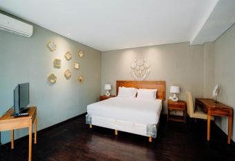 The Lavana Estasia Villa Nusa Dua allows 18 year olds to book a room