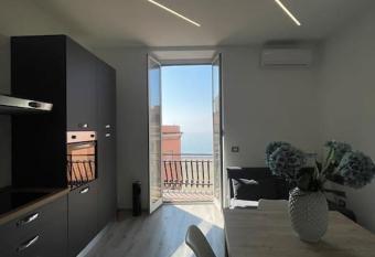 Appartamento Il cielo in una stanza- Vista Mare! has Balcony rooms