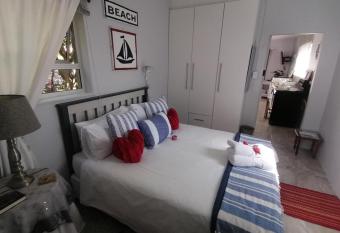 Opi-See has rooms with a private hot tub