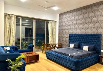 master bedroom with bath tub and huge balcony has Smoking/Balcony rooms