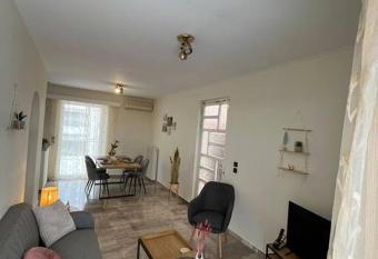 Top roof appartment Oropos 5  beach has Balcony rooms