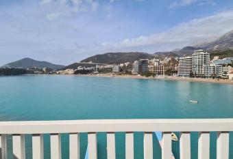 Top floor with stunning seaview, first line has Balcony rooms