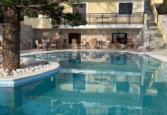 LITHOS by the sea has Balcony rooms