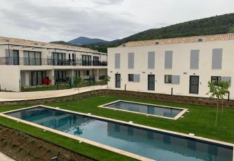 Le Silence Du Ventoux has Balcony rooms