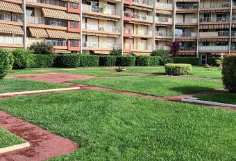 Capitale du mimosa allows 18 year olds to book a room