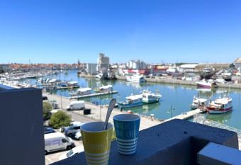 Pretty and bright studio with view on the harbor has Balcony rooms