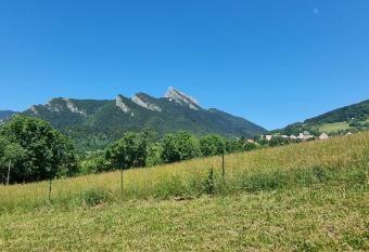 g  te Le Maz eau avec jacuzzi allows 18 year olds to book a room