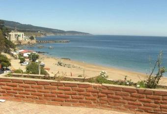 HERMOSA CASA FRENTE A PLAYA EN LAGUNA VERDE has Balcony rooms