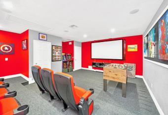 4BR with Private Hot tub and Pool - Near Disney allows 18 year olds to book a room