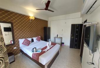 Hotel deep has Smoking/Balcony rooms