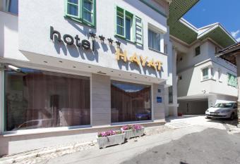 Hotel Hayat has Balcony rooms