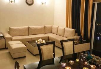 Luxurious Oasis with 58 amenities and 3 patios. has Balcony rooms