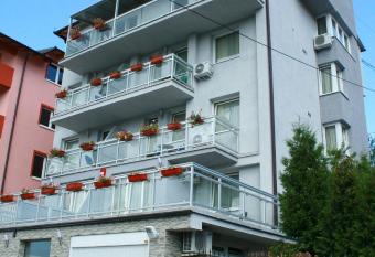 Villa Harmony has Balcony rooms