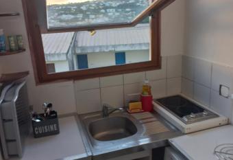 Appartement Les Hibiscus Morne Morrissot allows 18 year olds to book a room