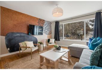 Vibrant In The Valley allows 18 year olds to book a room