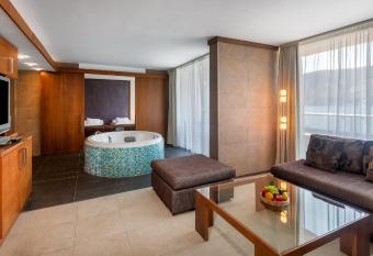 Hunguest Hotel Sun Resort has rooms with a private hot tub