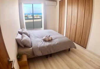                                                                   A    has rooms with a private hot tub