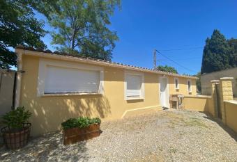 Villa Premium 3   toiles sur Terrain clos de 300 M2 has Balcony rooms