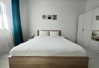 VISAJ Metropolitan - authorized by the Ministry of Tourism has rooms with a private hot tub