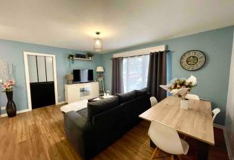 Bel appartement    proximit   du centre du Teich has Balcony rooms