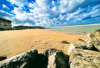 Appartement villers sur mer has Balcony rooms
