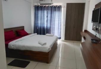 Pluto Homes allows 18 year olds to book a room