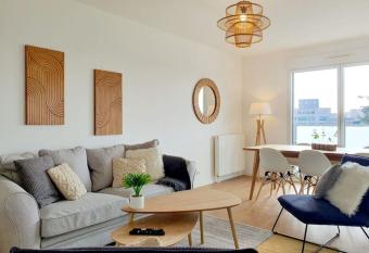 Sterenn by Madame Conciergerie has Balcony rooms