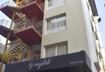 HOTEL SPRINGDALE SUITES has Balcony rooms