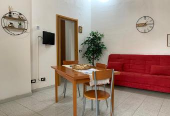 Appartamento tranquillo a due passi dal centro has Balcony rooms