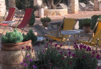 Sel d Ailleurs, Atlas Mountain Retreat - adults only allows 18 year olds to book a room