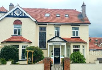 Cleave Court Guest House allows 18 year olds to book a room